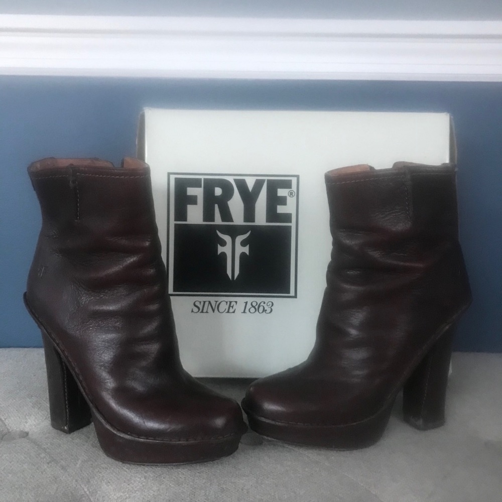 Frye women’s Victoria brown leather boots size 7